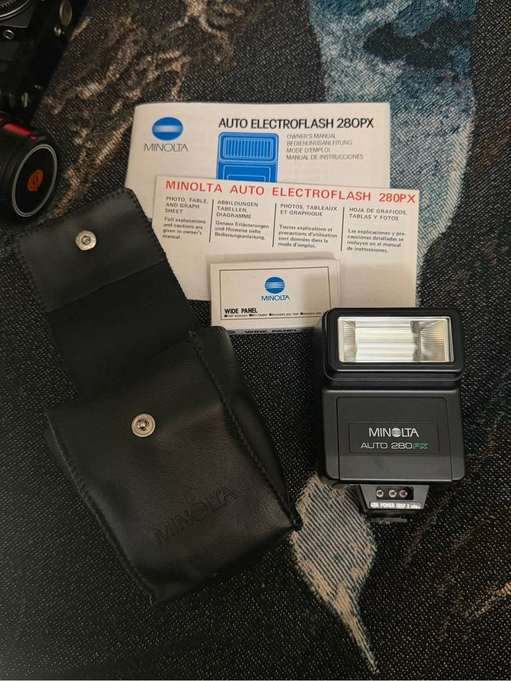 Minolta 570 camera